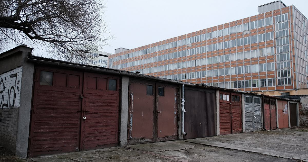 Kupię garaż w Krakowie za pomoc oferuje 500 zł