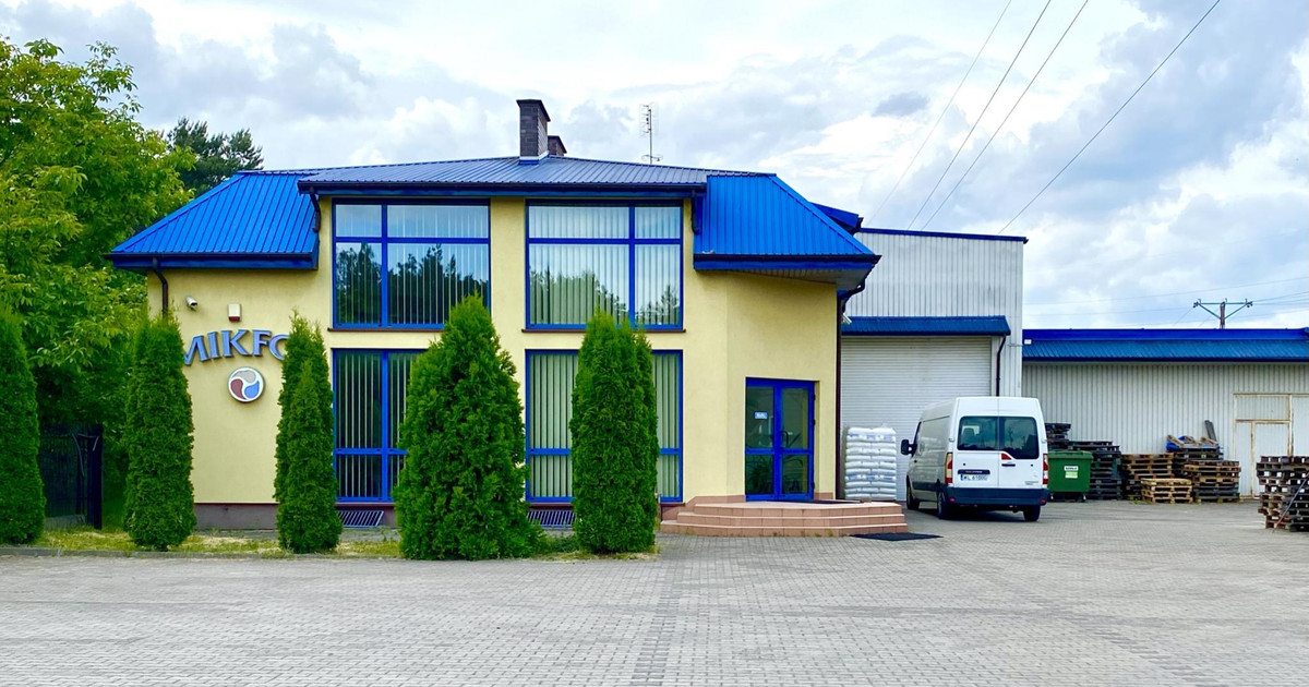 Budynek produkcyjno/magazynowy z biurem. 2102 m2