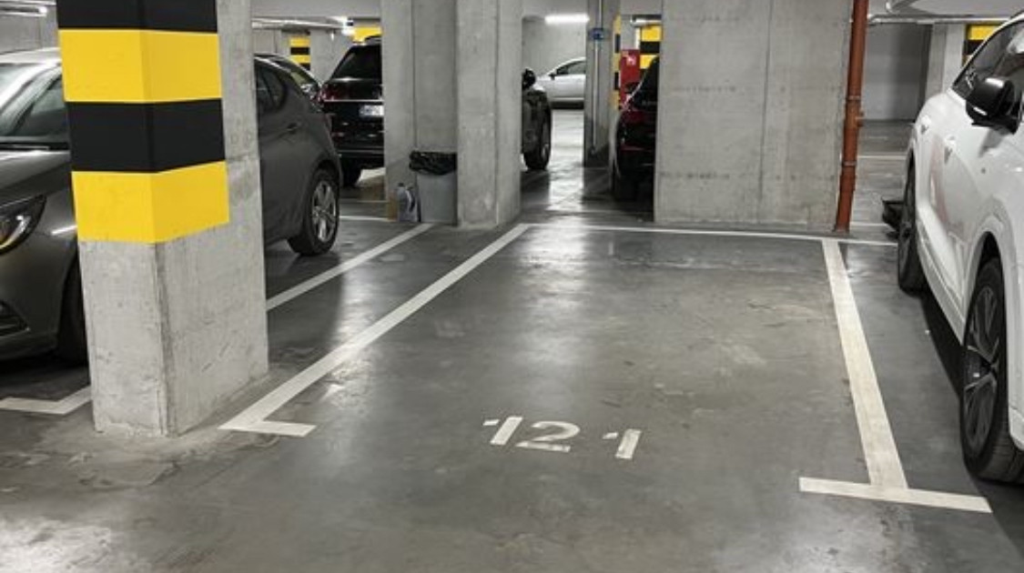 Miejsce parkingowe w garażu podziemnym - Mokotów - Stegny