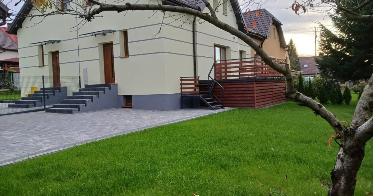 Nowoczesny dom w centrum Wieliczka z dużym tarasem i działką