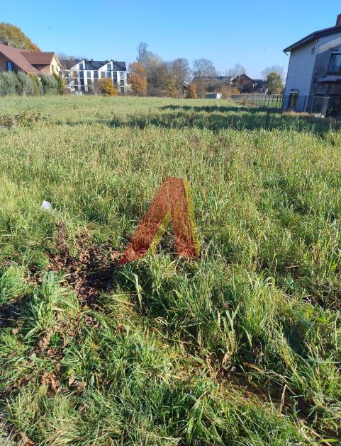 CICHE MIEJSCE , WEWNETRZNA DROGA ASFALTOWA