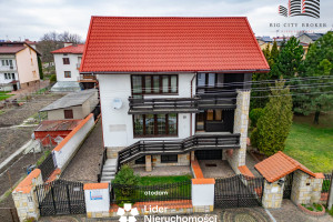 Dom na sprzedaż 300m2 kraśnicki Kraśnik Stefana Żeromskiego - zdjęcie 1