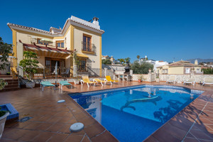 Dom na sprzedaż 325m2 Andaluzja Malaga Nerja - zdjęcie 1