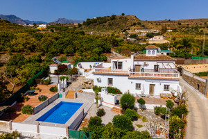 Dom na sprzedaż 216m2 Andaluzja Malaga Nerja - zdjęcie 1