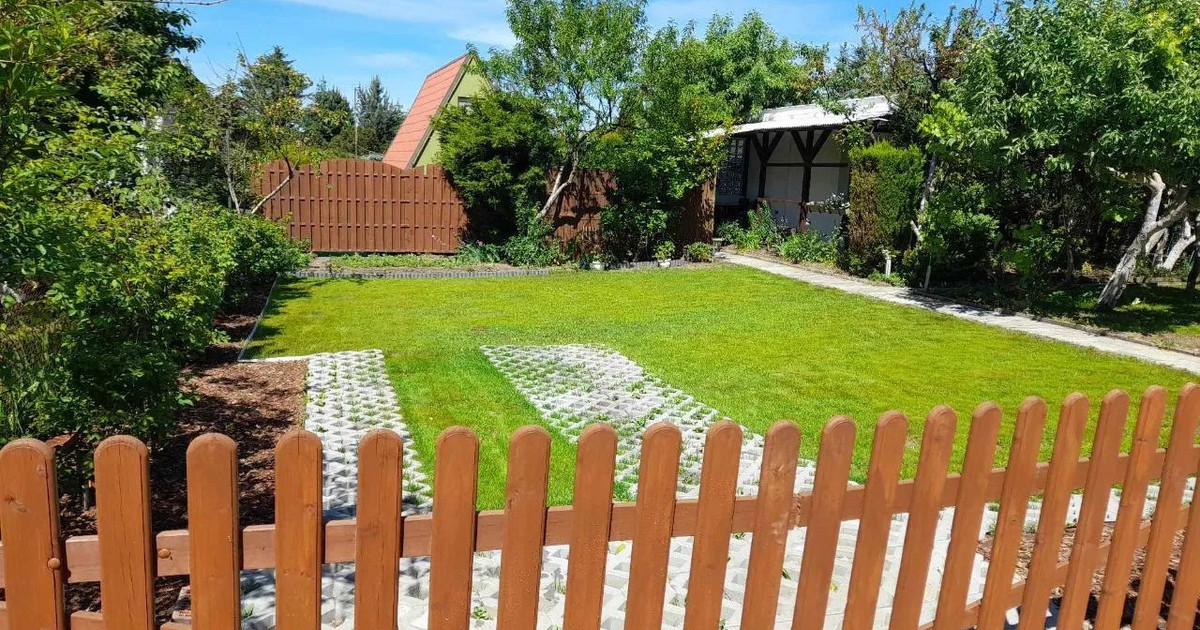 Działka ROD z ładnym domkiem