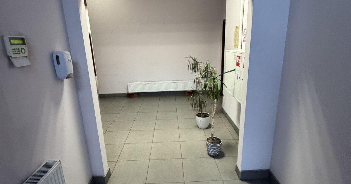 LOKAL USŁUGOWY NA BIURO LUB HANDEL- ŁÓDŹ SRÓDMIEŚCIE (BEZPOŚREDNIO)