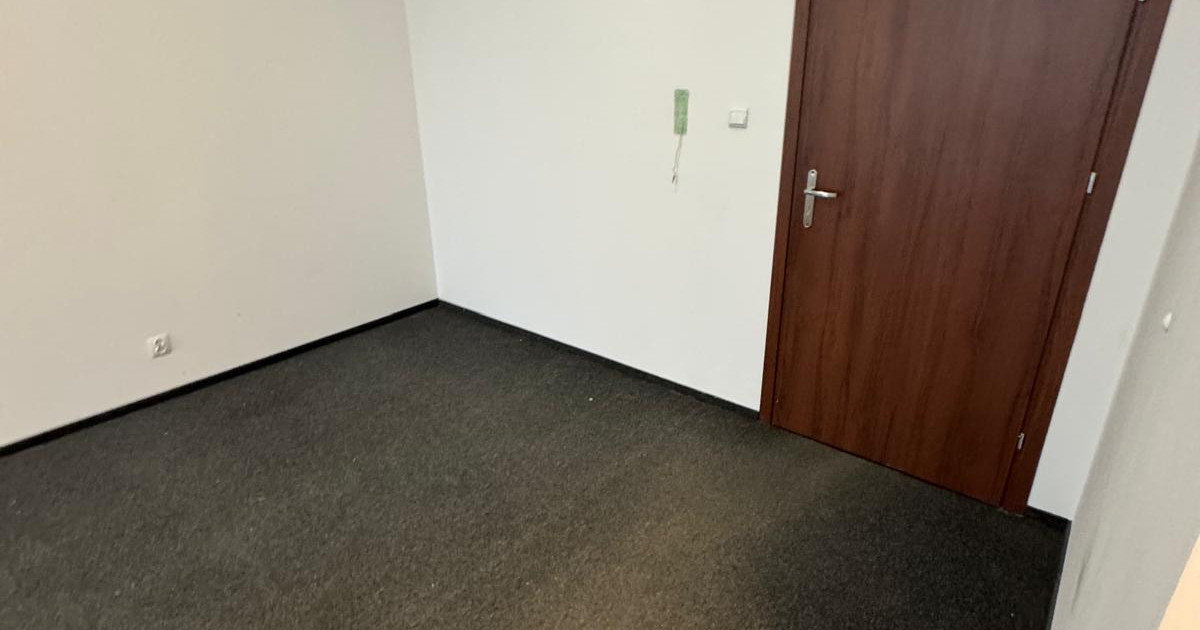 LOKAL USŁUGOWY NA BIURO LUB HANDEL- ŁÓDŹ SRÓDMIEŚCIE (BEZPOŚREDNIO)