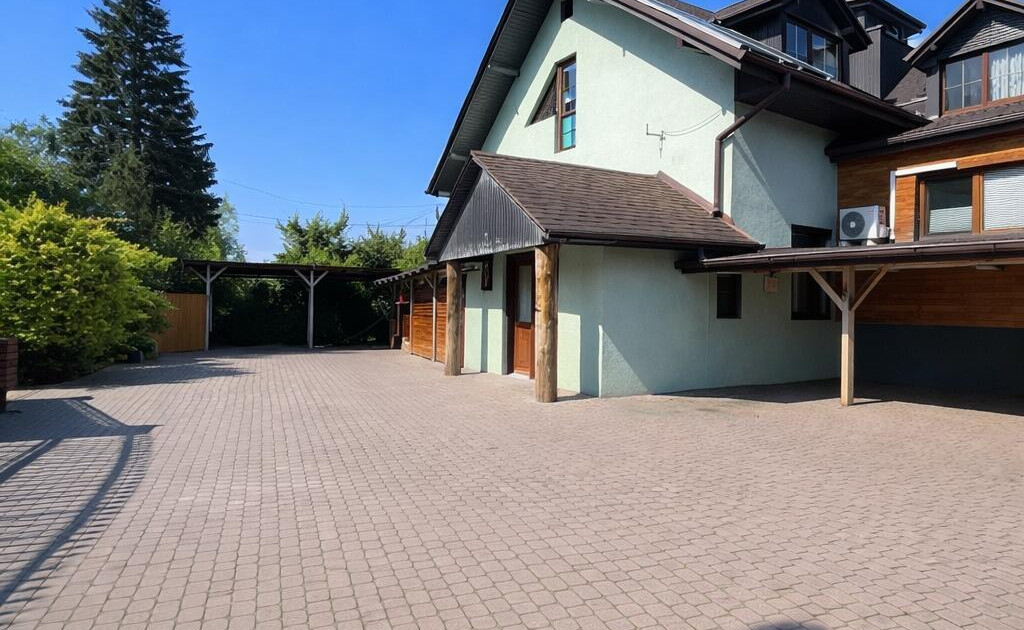 Dom w spokojnej i zielonej okolicy