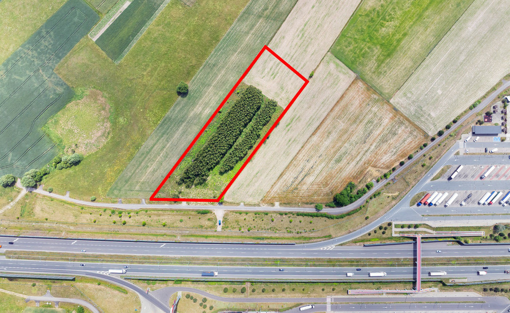 Atrakcyjna działka inwestycyjna 9700 m² (CPK)