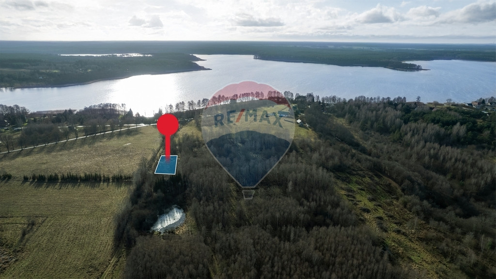 Działka budowlana nad jeziorem