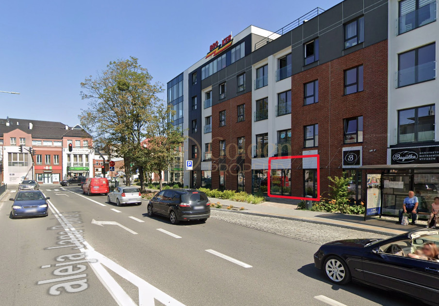 Wysoki standard budynku, ścisłe centrum, witryna