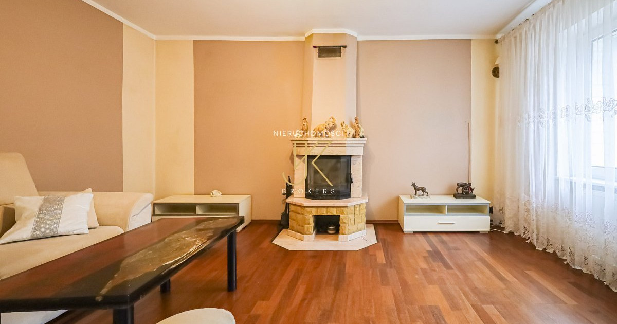 Dom z powierzchnią pod usługi