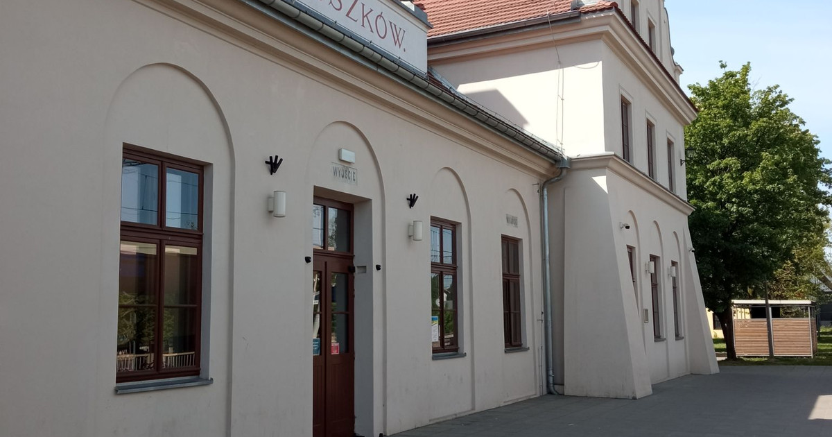 Pruszków, Sienkiewicza 2 - lokal użytkowy w budynku dworca