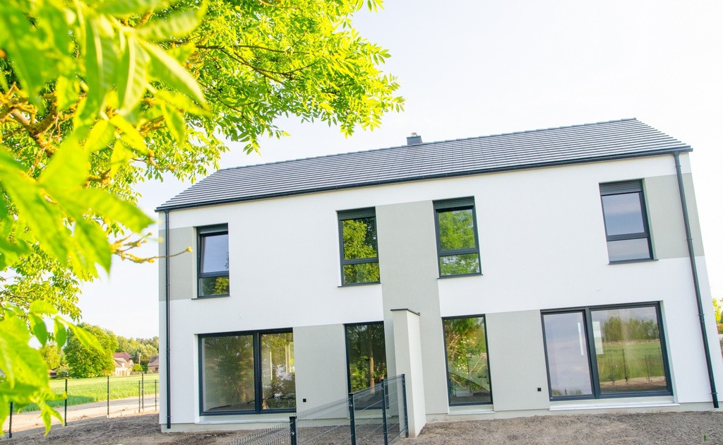 Solidny dom z ogródkiem, dobra lokalizacja