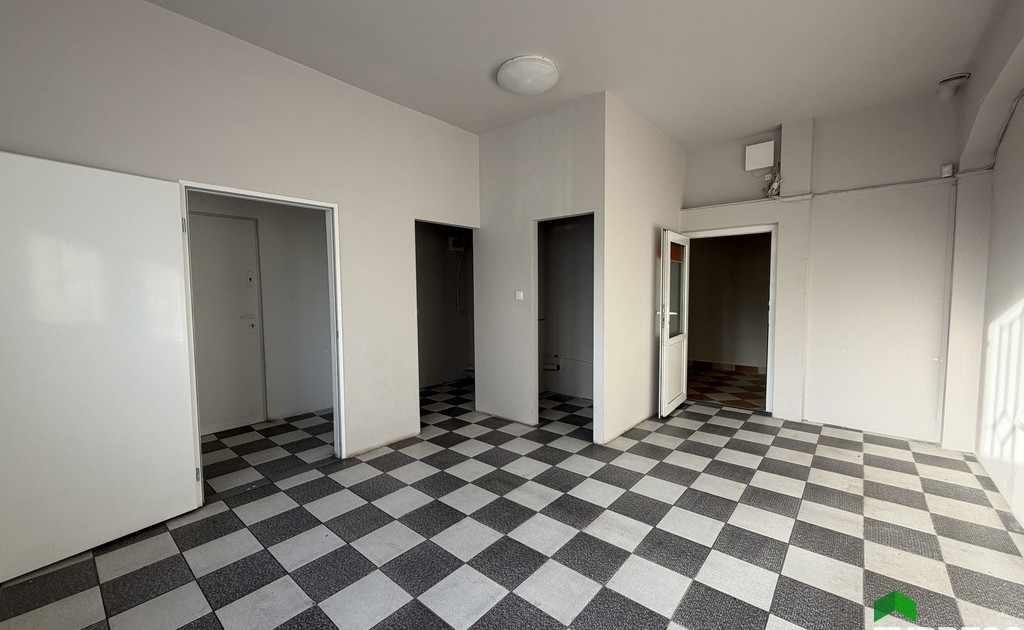 Dwa lokale użytkowe na os. Słoneczny Stok