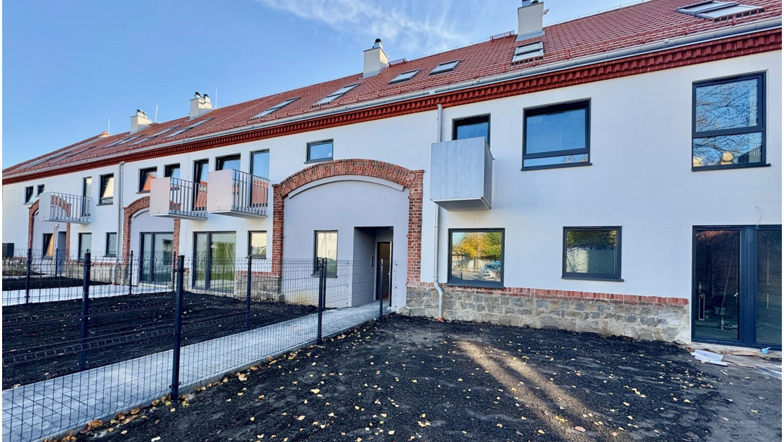 Piękny lokal/studio/mieszk.w folwarcznej zabudowie