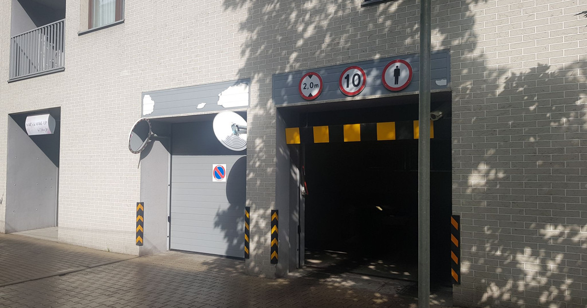 ATRAKCYJNE MIEJSCE PARKINGOWE