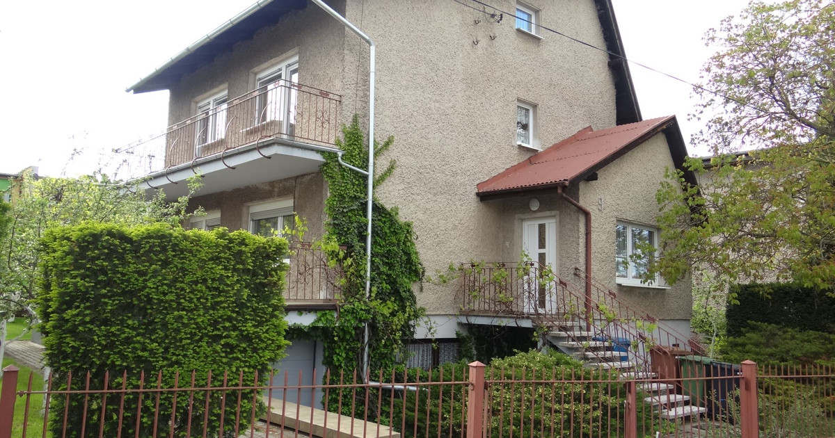 Dom w atrakcyjnej lokalizacji w Kolonii Gosławickiej