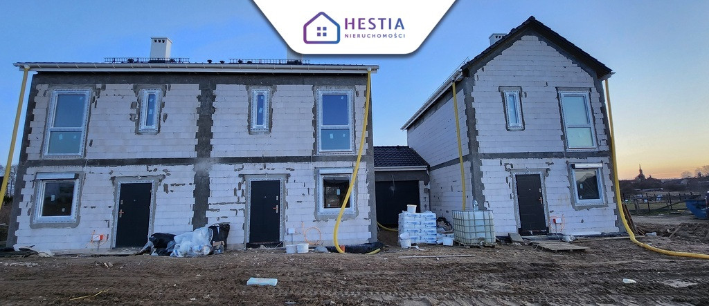 Środkowy segment z dużym garażem, 4-pokoje ogródek