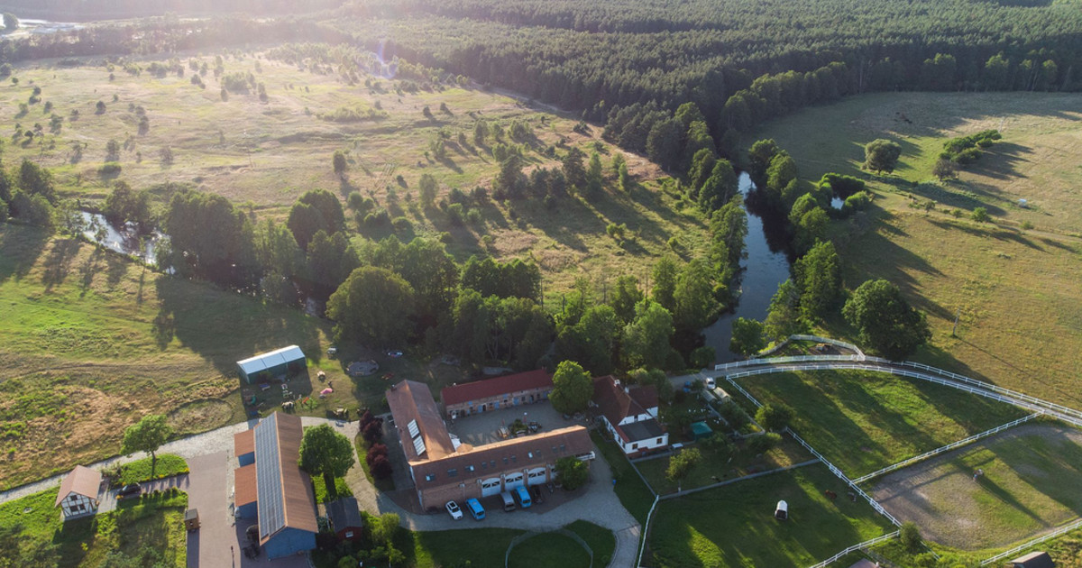 Woda i przestrzeń – działka z dostępem do rzeki