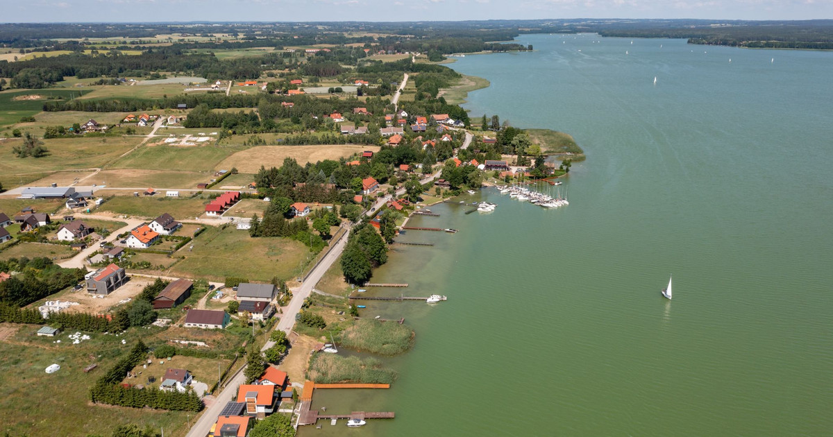 Działka z linią brzegową Mikołajki - Stare Sady