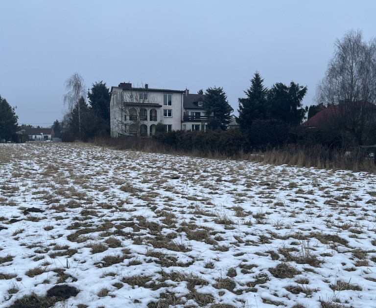 Działka budowlana z rozpoczętą inwestycją