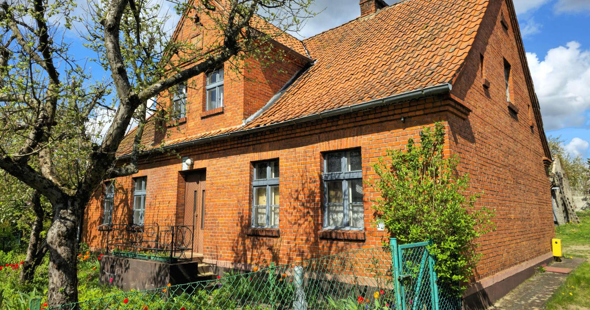 Dajtki - piękny dom z czerwonej cegły