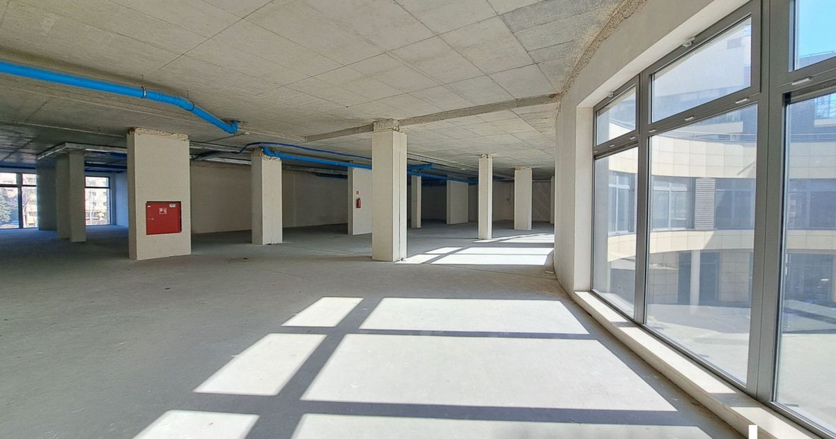 Lokal usługowo-handlowo-biurowy w reprezentacyjnym apartamentowcu, os. Ruczaj