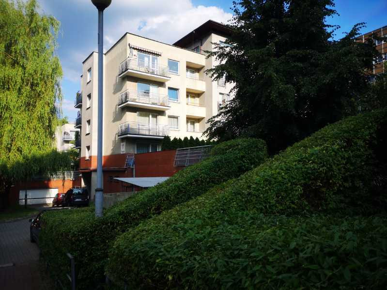 Miejsce postojowe w budynku, ul. Fliegera