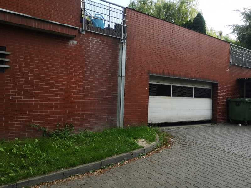 Miejsce postojowe w budynku ul. Fliegera