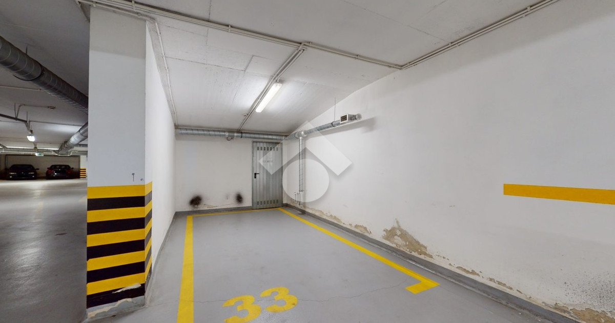 Miejsce parkingowe + komórka lokatorska | Garaż podziemny | 10\' pieszo do Rynku