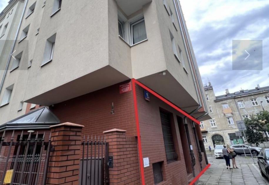 Dwa lokale usługowe przy ulicy w cenie jednego