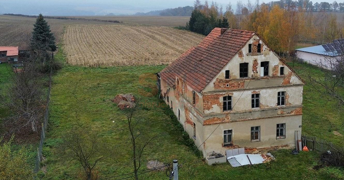 Działka zabudowana we wsi Jaźwina