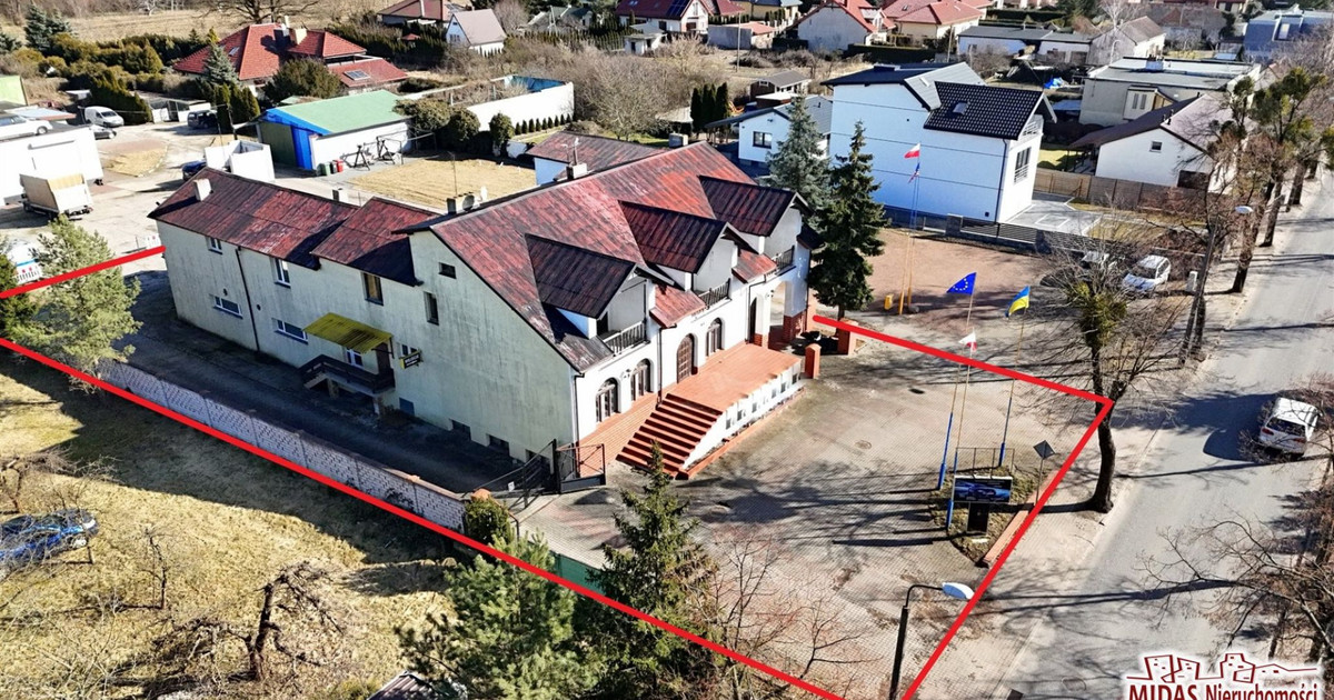 Duży budynek pod mieszkania lub biura