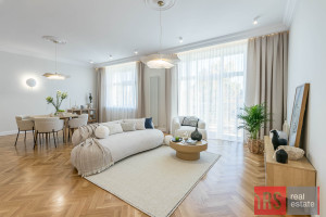 Piękny apartament w kamienicy przy pl. Narutowicza