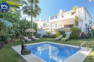Dom na sprzedaż 370m2 Andaluzja Malaga La Resina Golf - zdjęcie 1