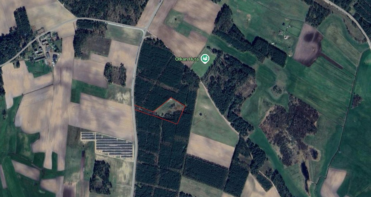 Łąka 7200m, otoczona gęstym lasem. Jezioro Skąpe w odległości 2 km