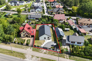 Nowoczesny dom parterowy z klimatycznym tarasem