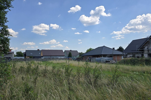 Land, 1377 m²