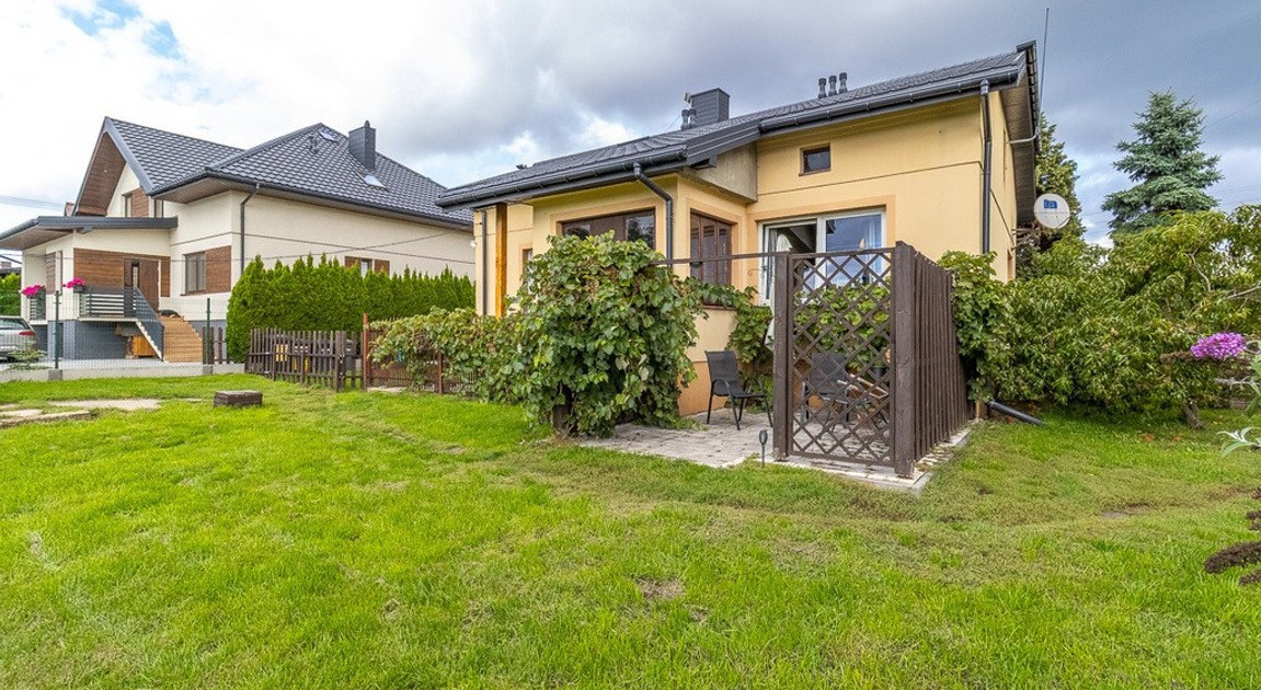 Dom – Rogów, powiat brzeziński - Widok 2