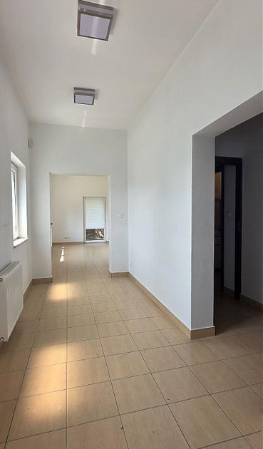Nieruchomość komercyjna na sprzedaż - Widok 2