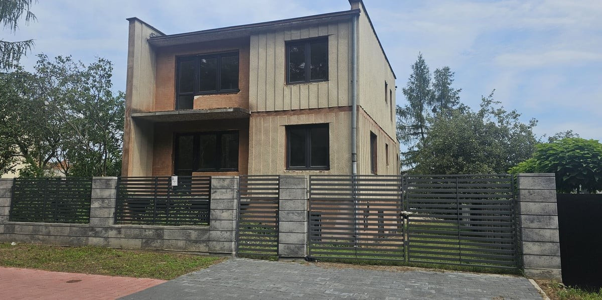 Dom – Tomaszów Mazowiecki, Rolandówka, powiat tomaszowski - Widok 2