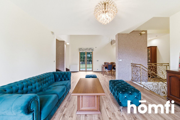 Kuća, 319 m²
