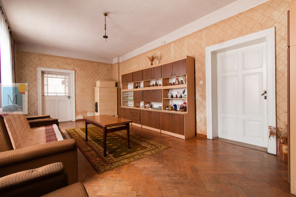 Hus, 300 m², grund 1164 m²