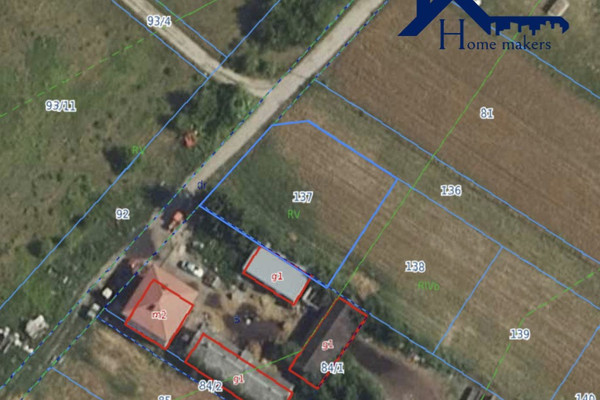 Плац, 800 m²