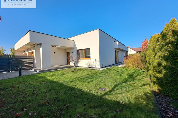 Maison, 195 m², terrain 703 m²