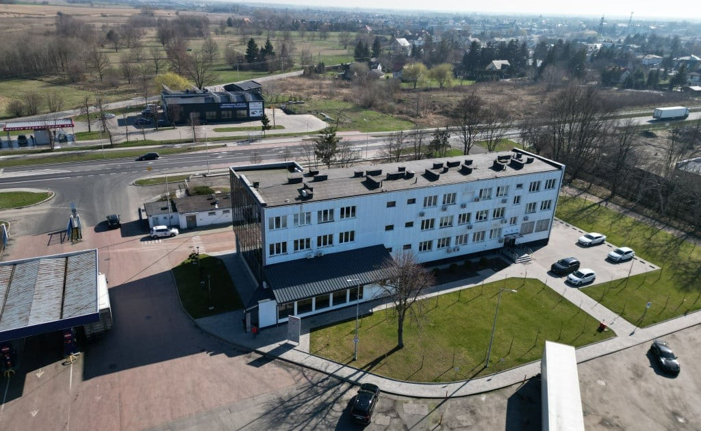Biurowiec do wynajęcia - Widok 2