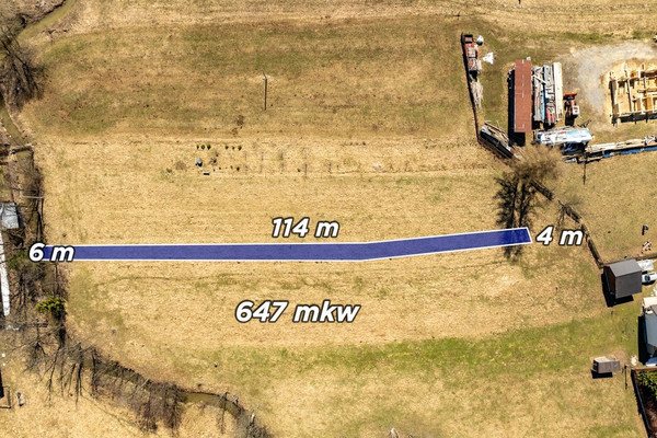 Grond, 647 m²