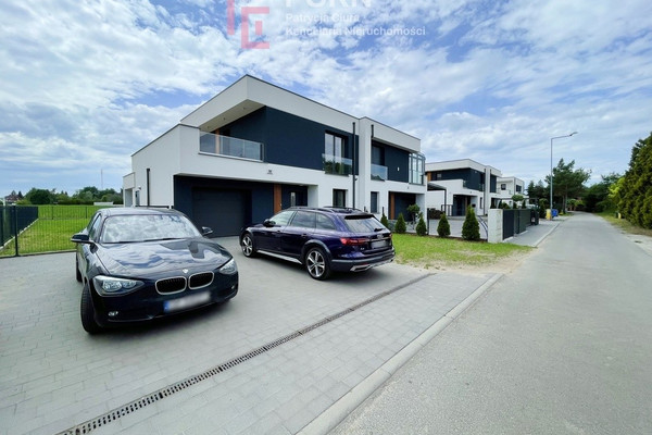 House, 100 m², land 480 m²