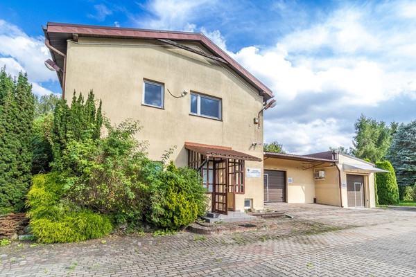 Комерційне приміщення, 322 m²